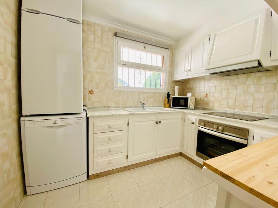 Villa With Private Pool And Close To The Beach Κάλπε Εξωτερικό φωτογραφία
