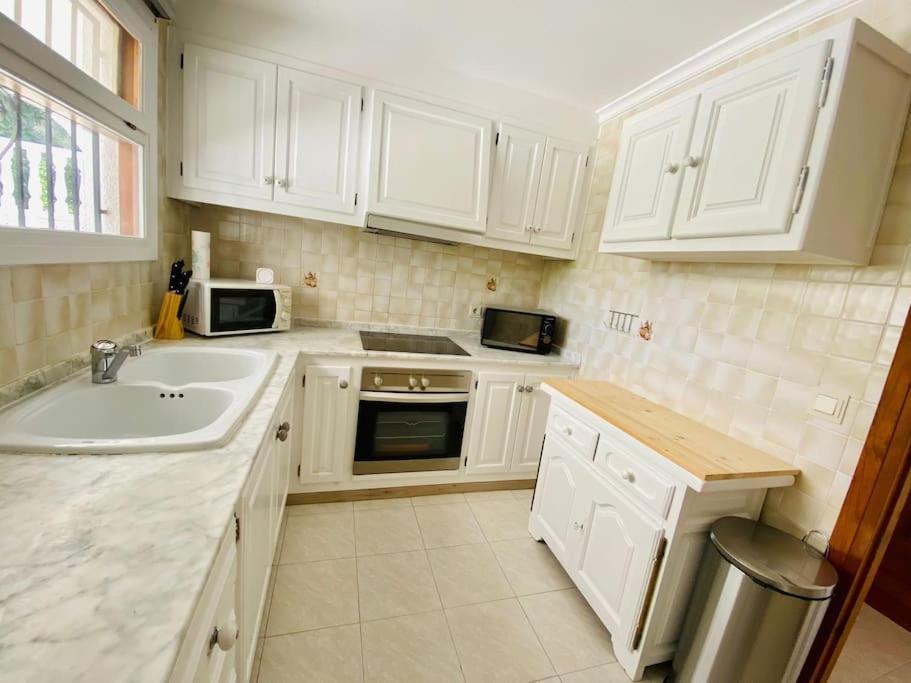 Villa With Private Pool And Close To The Beach Κάλπε Εξωτερικό φωτογραφία